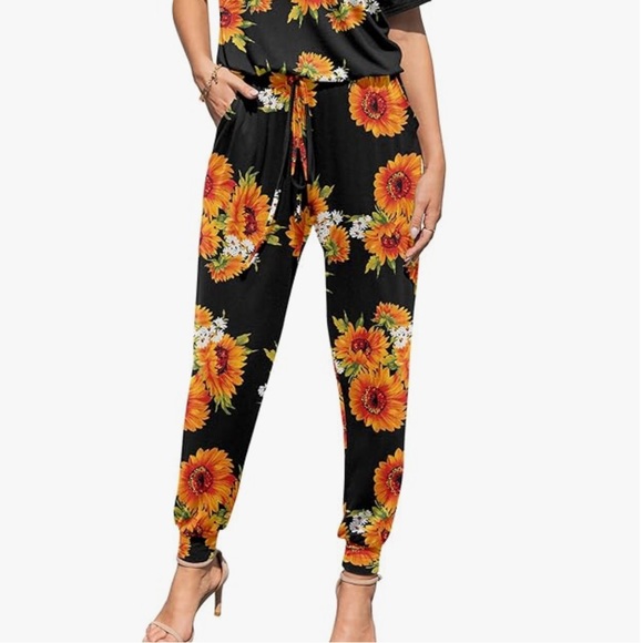 Women’s NWT floral jumpsuit with pockets Sz X-Large - Picture 2 of 3